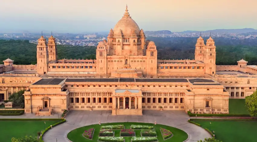 Best Luxury Resorts in Rajasthan for Heritage & Royal Stays