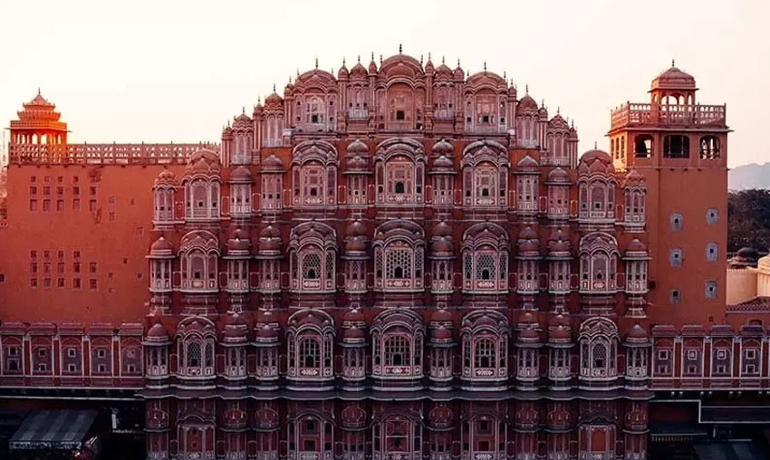Cost of Hiring a Private Car and Driver in India – Detailed Price Guide for Foreign Tourists