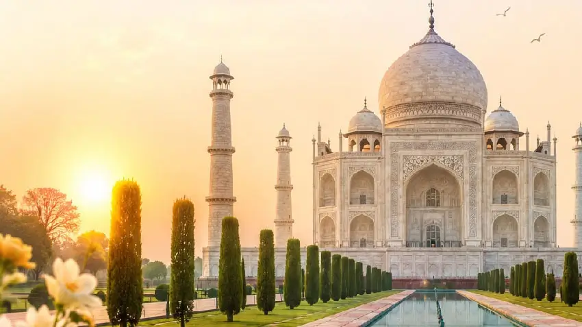 Taj Mahal Sunrise Entry