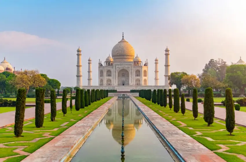 Agra Travel Guide – Taj Mahal, Luxury Hotels & Tours