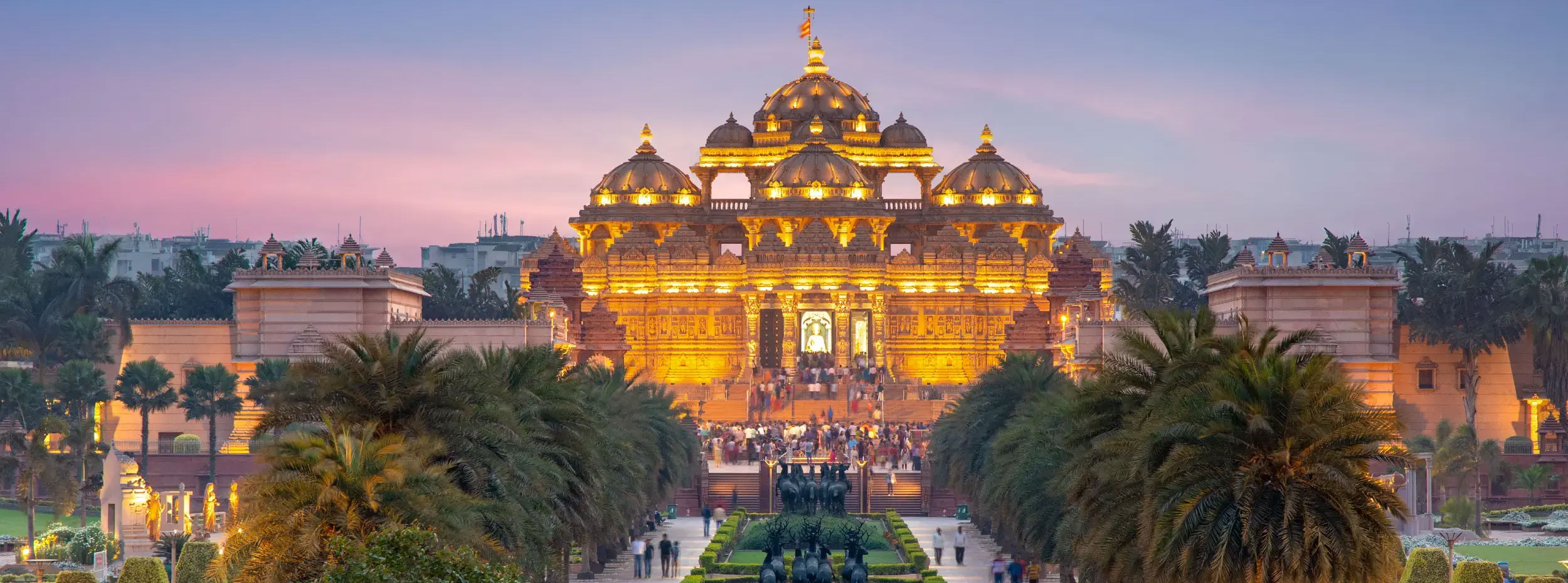 Delhi Travel Guide – Luxury Hotels, Food & Private Tours