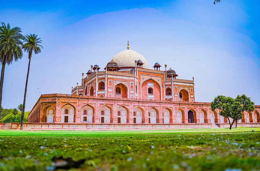 Delhi Travel Guide – Luxury Hotels, Food & Private Tours