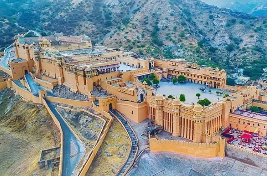 Jaipur Travel Guide – Palaces, Luxury Hotels & Private Tours