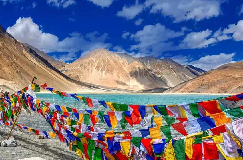 Ladakh Travel Guide – Monasteries, Lakes, Luxury Stays & Tours
