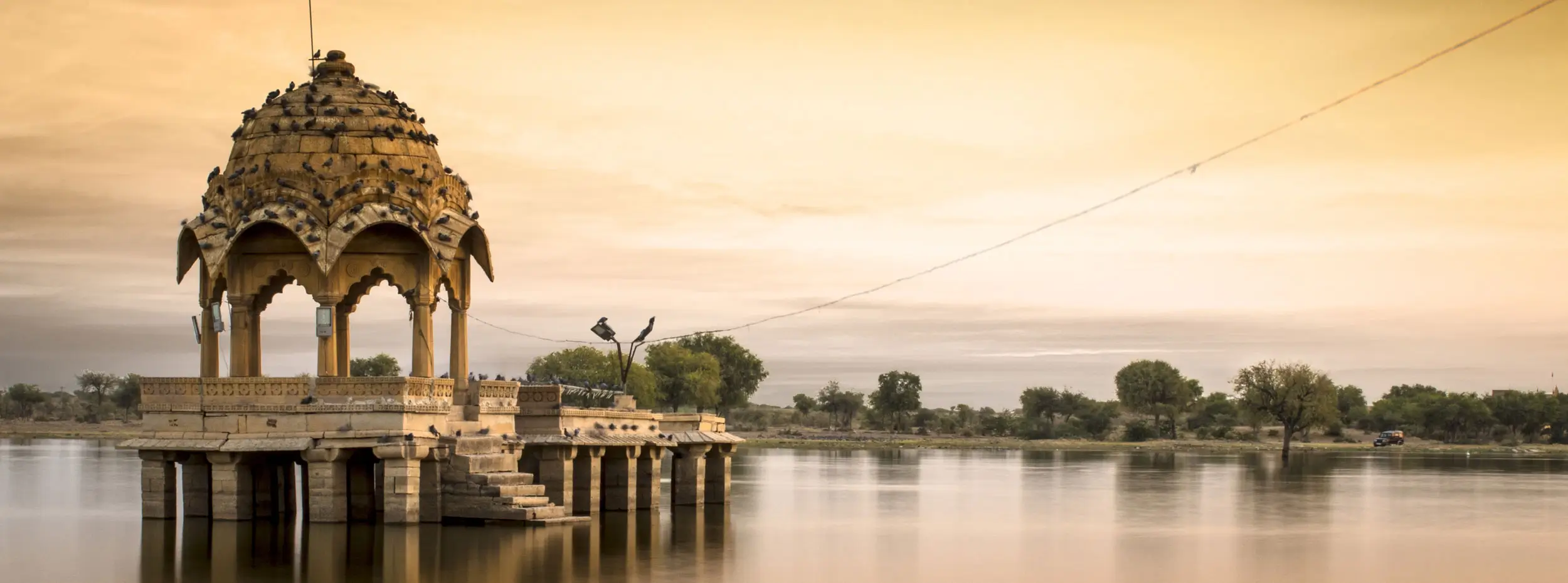 Jaisalmer Travel Guide – Forts, Desert Safaris & Luxury Stays