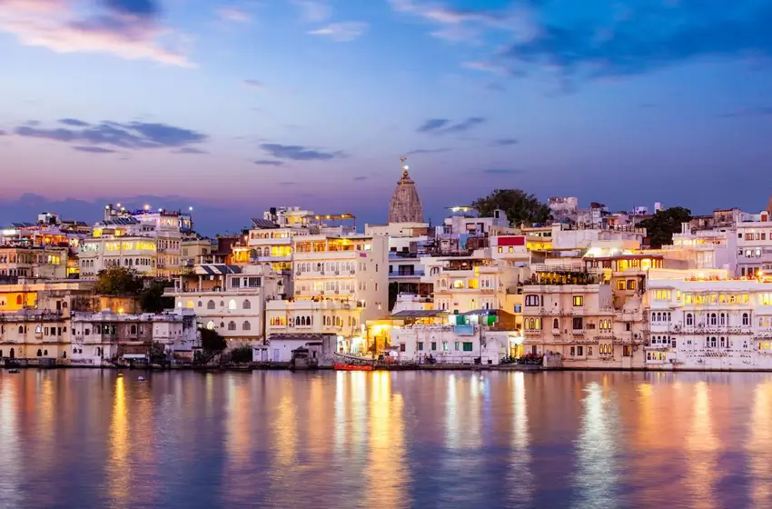 Udaipur Travel Guide – Lakes, Palaces, Luxury Hotels & Tours