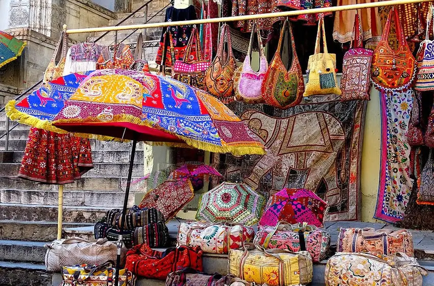 Old Jaipur Tuk Tuk Tour | Explore Bazaars, Narrow Lanes & Hidden GemsMeta Description