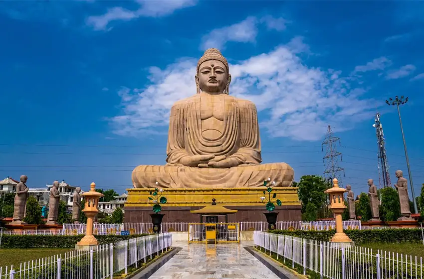 Golden Triangle Tour with Buddhist Circuit