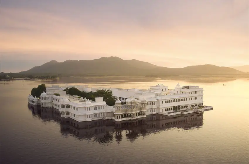 LGBT Friendly Sightseeing Tour in Udaipur