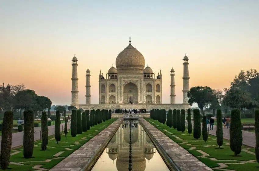 Luxury India Complete Tour – 19 Days of Palaces, Sacred Cities & Kerala Backwaters