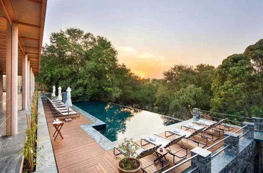 Golden Triangle Luxury Tour with Raas Chhatrasagar