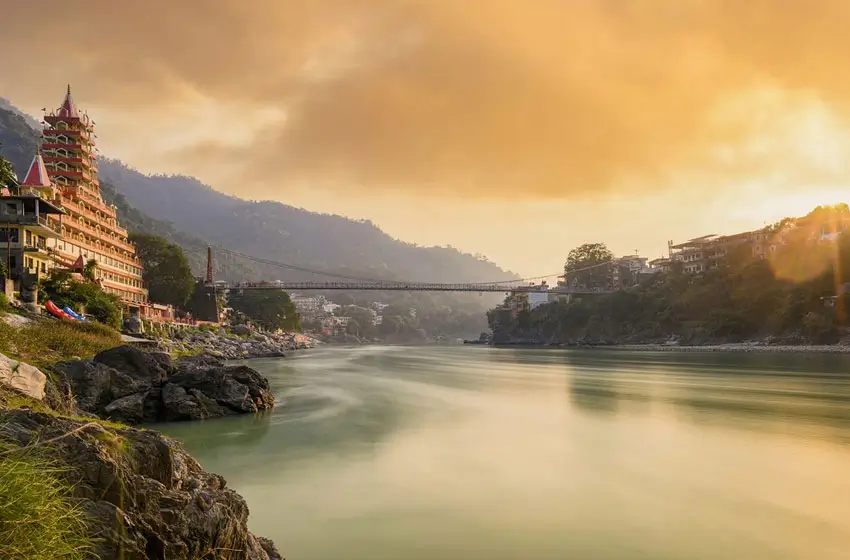 Luxury North India Tour with Taj Mahal, Rajasthan Palaces & Himalayan Wellness