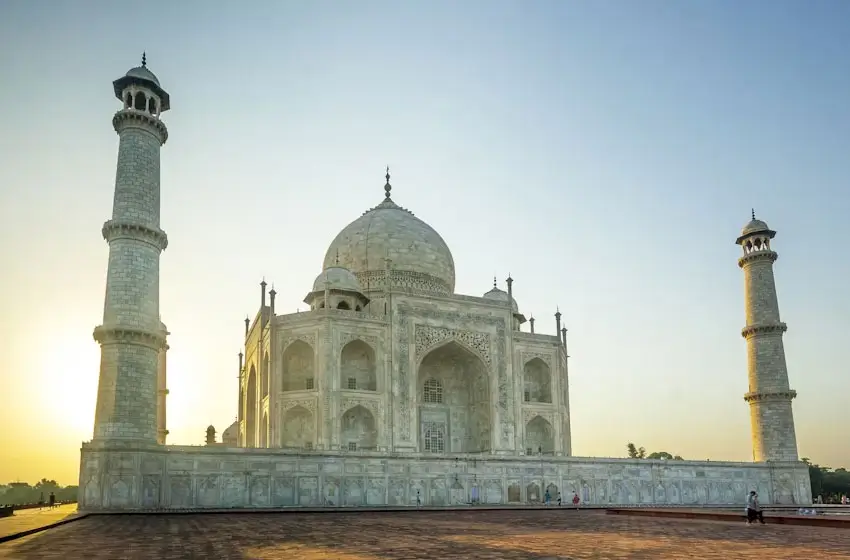 Same Day Taj Mahal, Agra Fort & Baby Taj Tour from Delhi