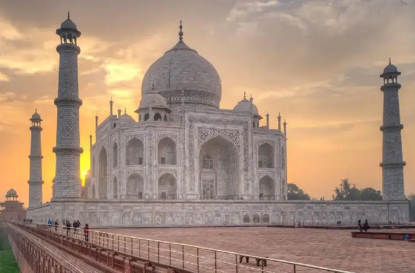 Same Day Taj Mahal Tour by Train from Delhi