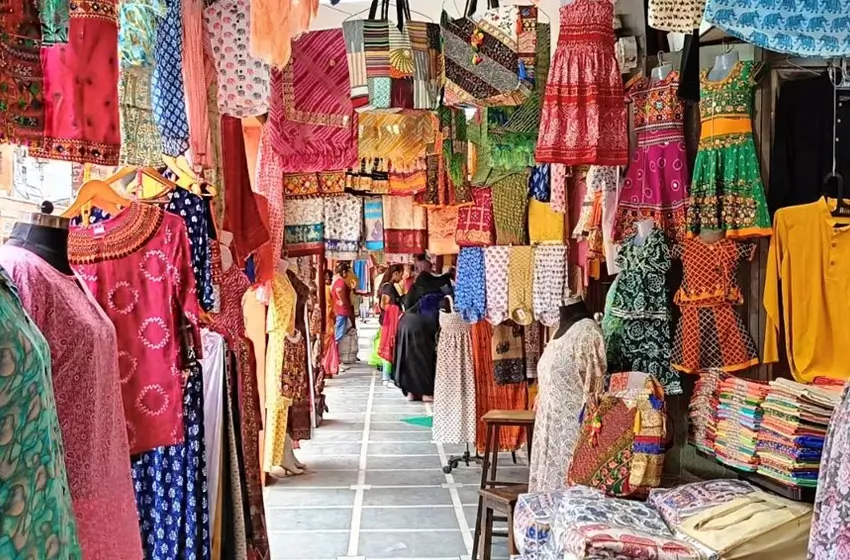 Golden Triangle Tour with Ultimate Shopping Experience | Luxury Shopping Holiday in Delhi, Agra & Jaipur
