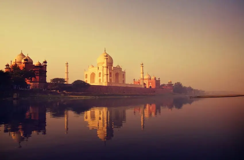Sunrise Taj Mahal Tour from Delhi