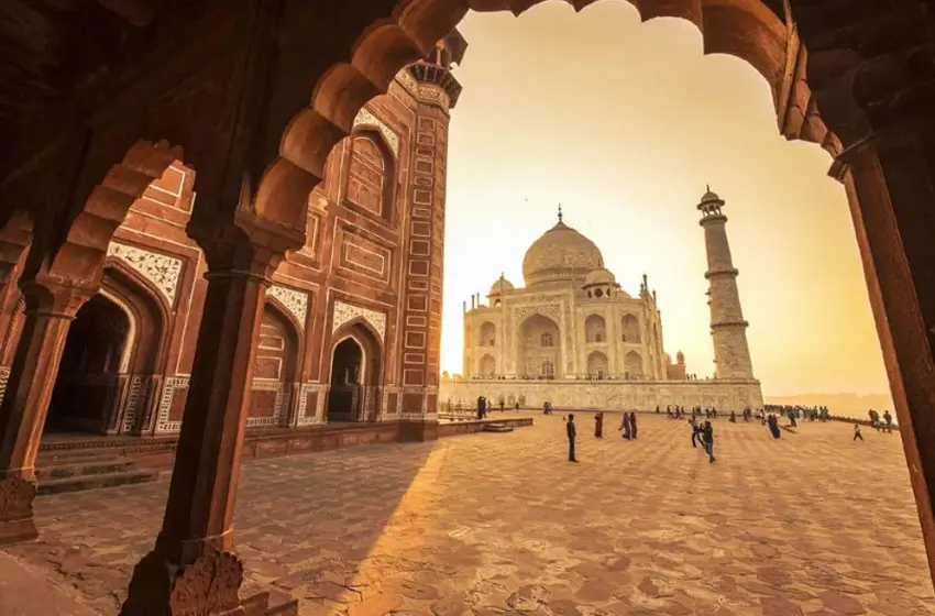 Same Day Taj Mahal Tour from Delhi with Female Guide