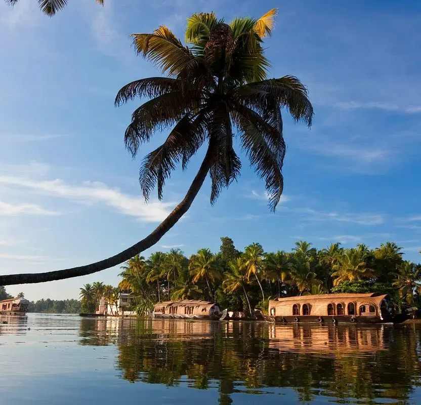 Luxury India Tour from Delhi, Agra & Rajasthan Palaces to Kerala Backwaters