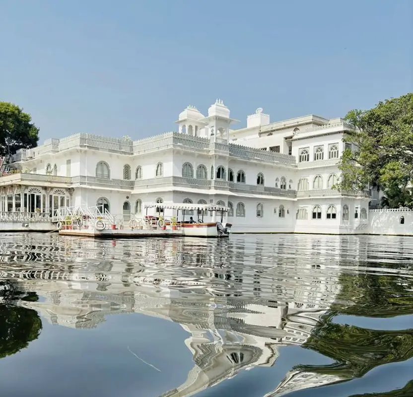 Udaipur One Day Tour with Boat Ride