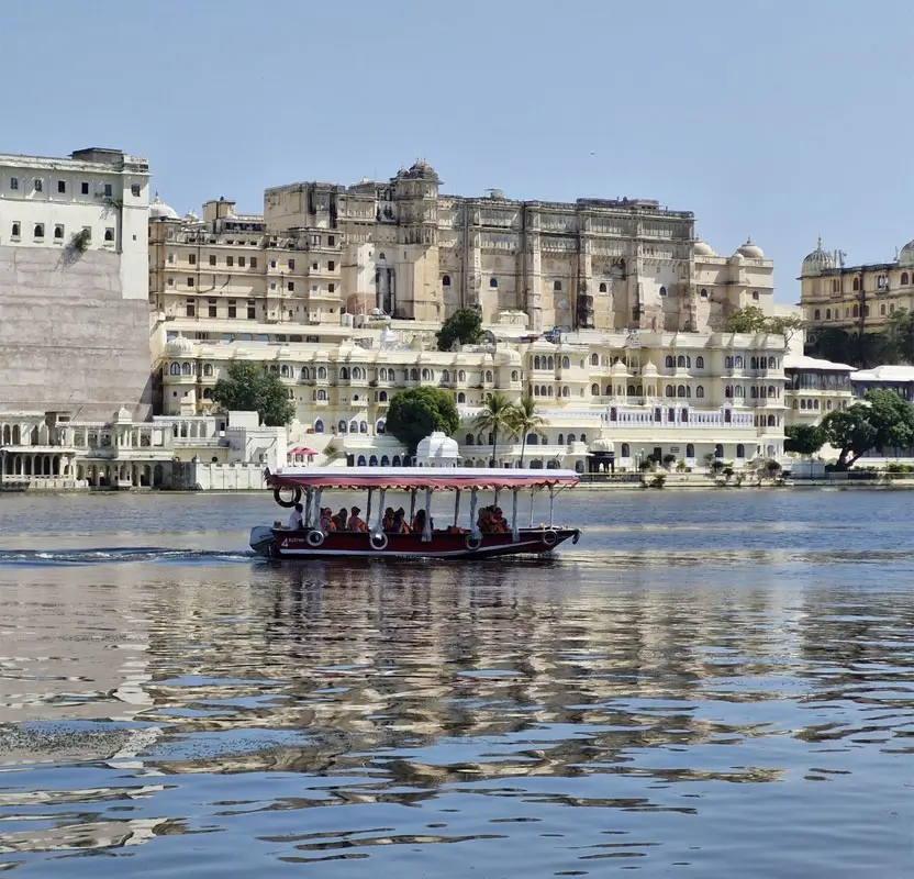 Udaipur One Day Tour with Boat Ride