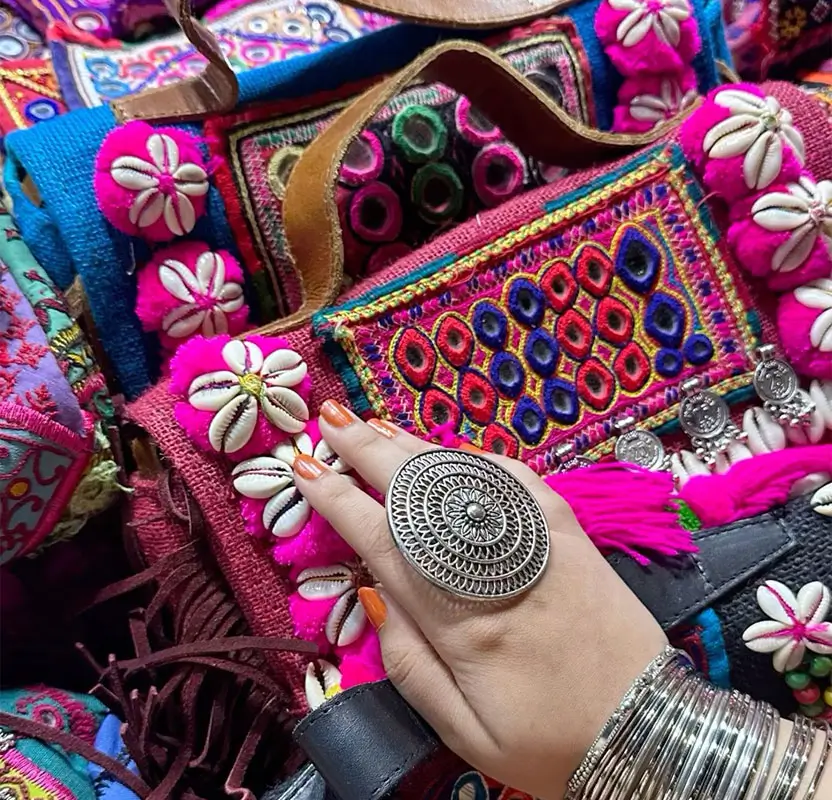 Jaipur Textile & Fabric Shopping Tour | Private Car & Guide for Authentic Fabric Markets