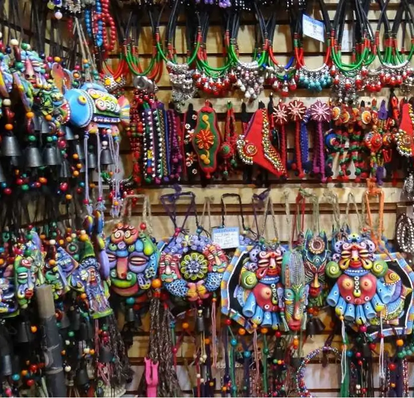 Golden Triangle Luxury Shopping with Personal Stylist