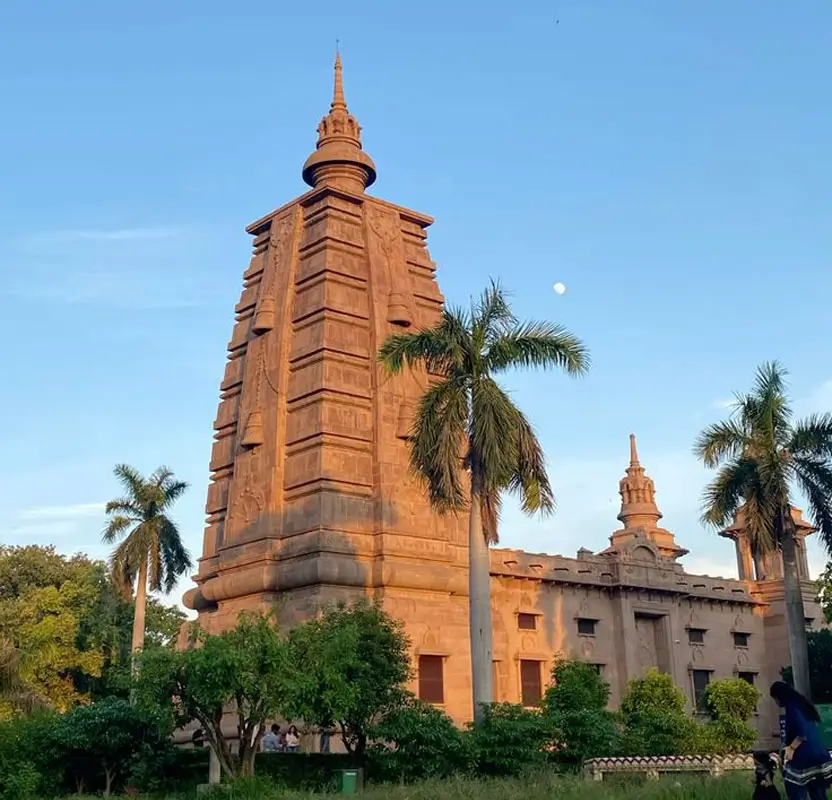 Golden Triangle Tour with Buddhist Circuit