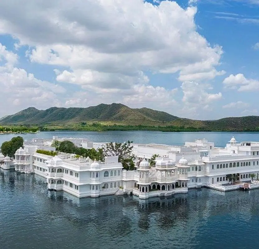 Luxury Udaipur & Jawai Tour with Palaces, Lakes & Leopard Safaris