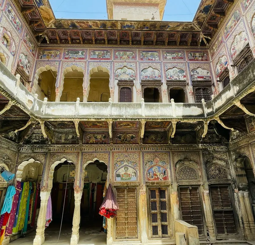 Golden Triangle Tour with Mandawa – Heritage Havelis, Taj Mahal & Rajasthan’s Painted Town