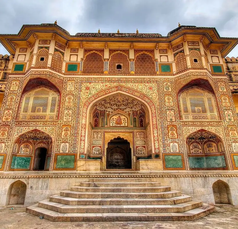 Luxury India Tour with Maharaja Train Journey & Royal Rajasthan Palaces