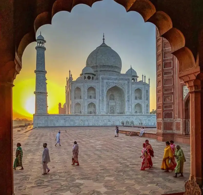 Sunrise Taj Mahal Tour from Delhi