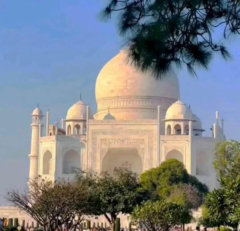 Same Day Taj Mahal Tour for Couples from Delhi