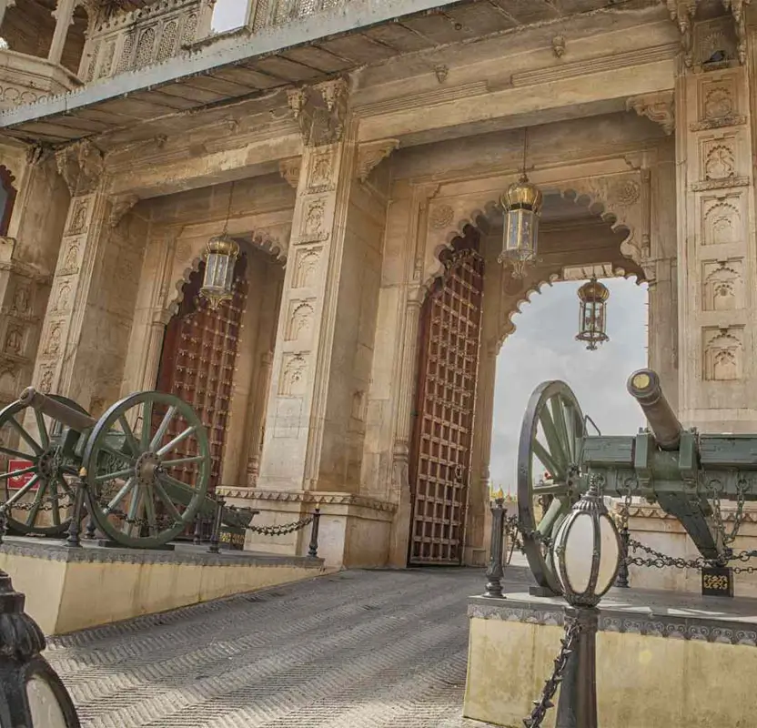 Same Day Udaipur Old City Walking Tour + Sightseeing