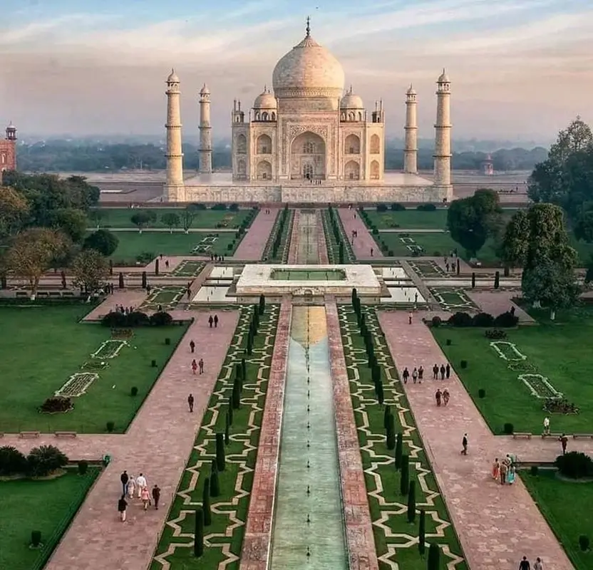 Same Day Taj Mahal Tour for Solo Female Travelers from Delhi