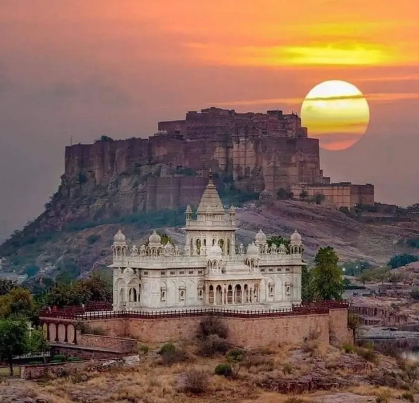 Luxury Rajasthan Honeymoon Tour with Lake Palace & Desert Camp | 10 Days Private Romantic Rajasthan Journey