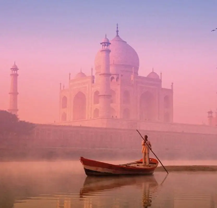 Same Day Taj Mahal Tour for Solo Female Travelers from Delhi