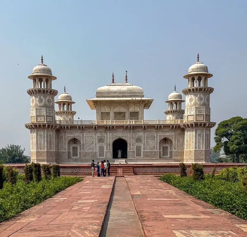 Luxury Golden Triangle Tour with Rishikesh Yoga Retreat | 9 Days Private Luxury India Journey