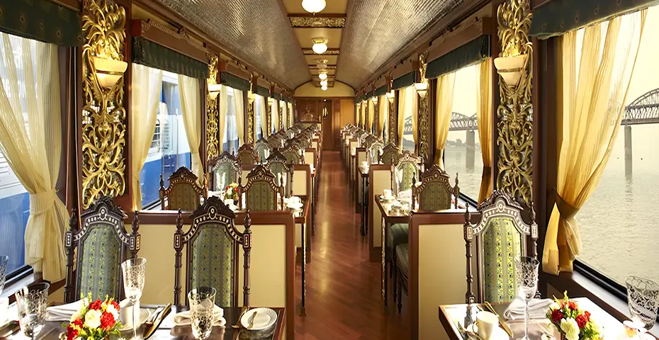 Luxury-Tourist-Trains