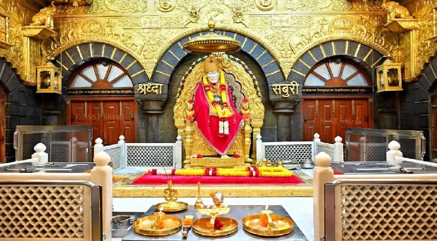 Shirdi Sai Baba Samadhi Mandir, Maharashtra