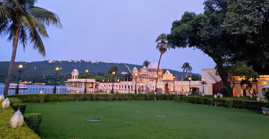 jagmandir-island-palace